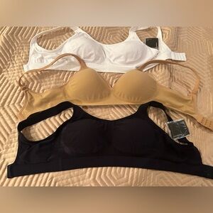 3 Underoutfit bras Medium New